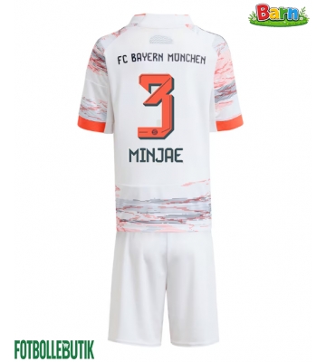 Bayern Munich Kim Min-jae #3 Bortaställ Barn 2025-26 Kortärmad (+ Korta byxor)